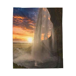 Aurora Cascade Velveteen Plush Blanket - Scandinavian-Midnight Sunscape