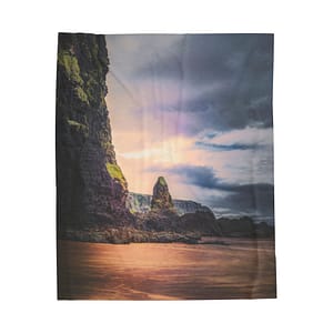 Mystic Cliff Velveteen Plush Blanket - Scandinavian-Modern Coastal Twilight